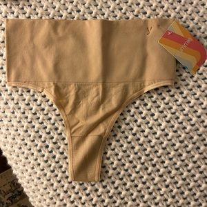 NWT Shaping Thong, M/L